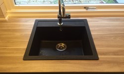 Oak laminatbordplade med sort vask